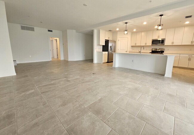 Building Photo - 5698 Melbourne Ct