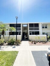 Building Photo - 1548 SE Royal Green Cir