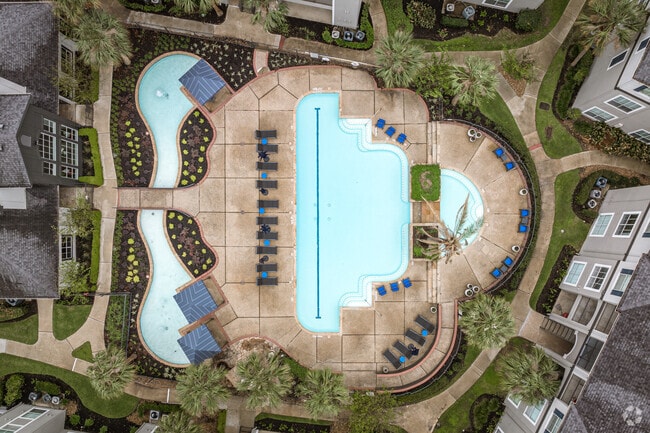 Building Photo - Aura at Westchase