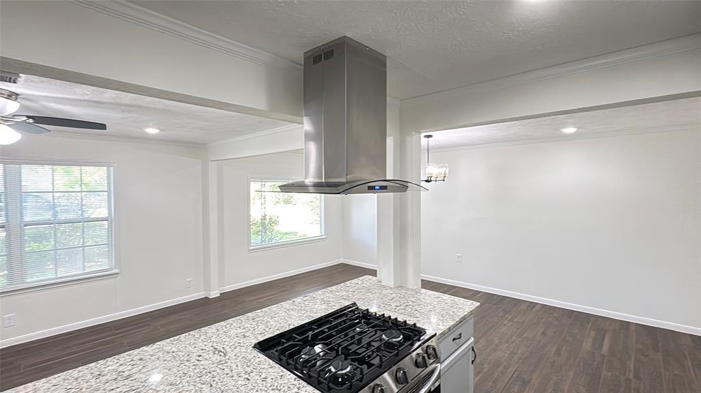 Foto principal - 3910 Englewood St