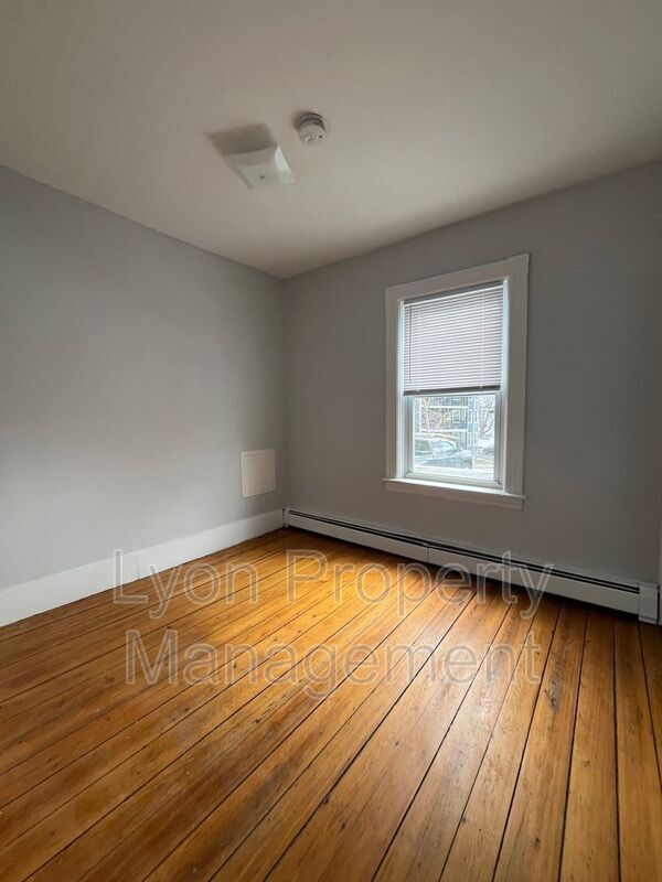 Building Photo - 276 Hunt St