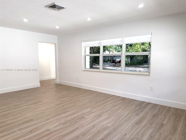 Building Photo - 1561 Alcala Ave