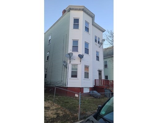 Primary Photo - 26 Dickens St