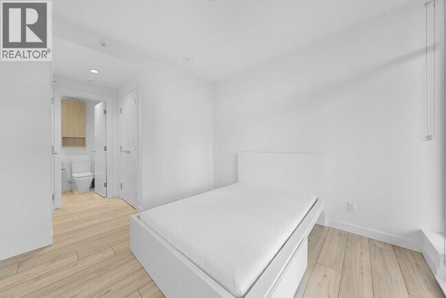 Photo du bâtiment - 6080 McKay Ave