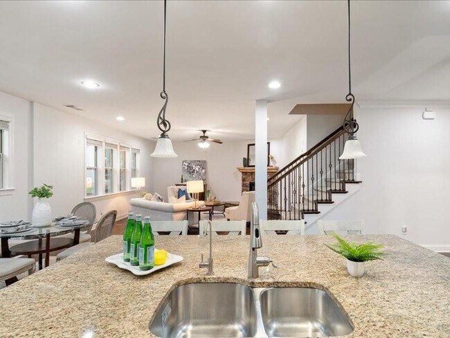 Foto del edificio - 210 Ashland Ct