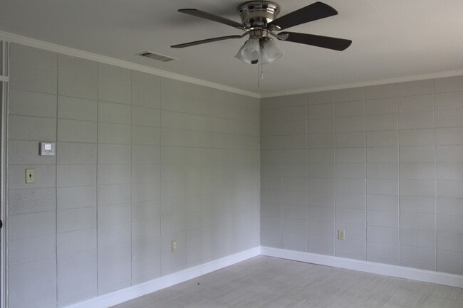 Building Photo - 1306 Maryland Dr