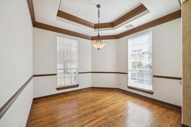 Building Photo - 2802 Briarhurst Park