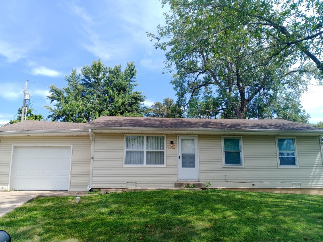 Primary Photo - 2504 Glenn Dr