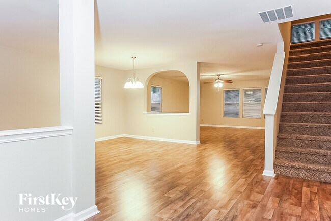 Building Photo - 1323 Perga Ct