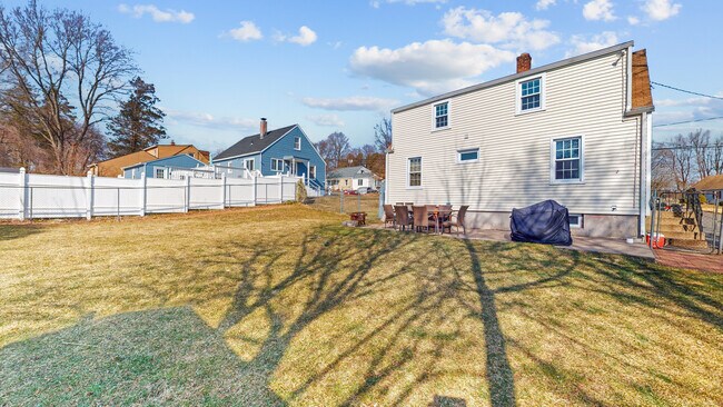 Foto del edificio - 27 Stonecrest Dr