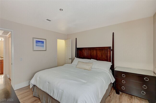 Foto del edificio - 4200 S Valley View Blvd