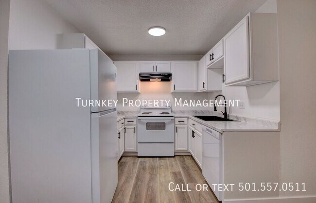 Building Photo - 5924 Southwick Dr