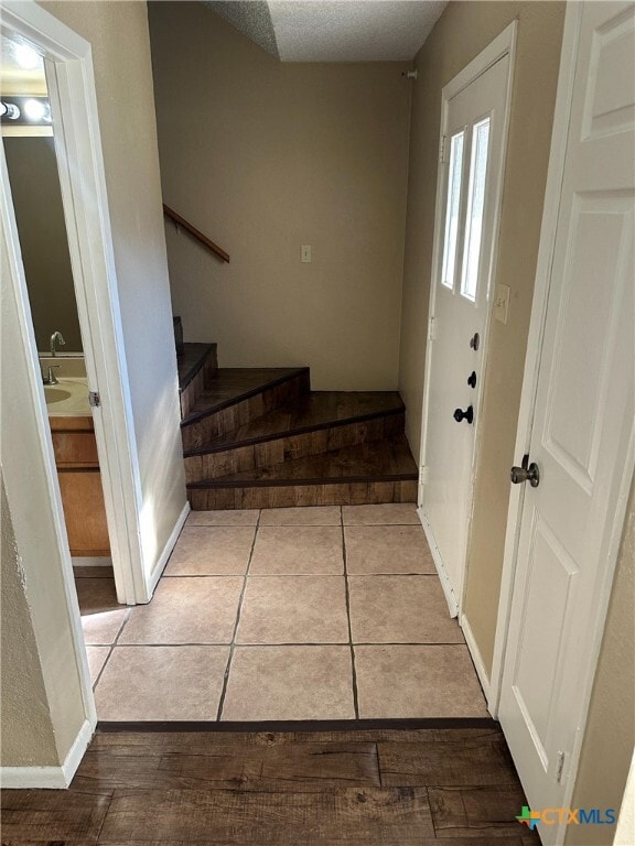 Building Photo - 207 Palmwood Dr