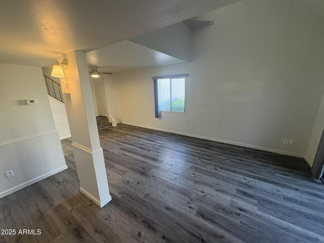 Foto del edificio - 7839 E Rovey Ave