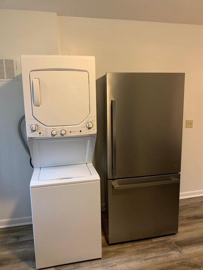 Foto del edificio - Renovated 2/1 on Cone Street