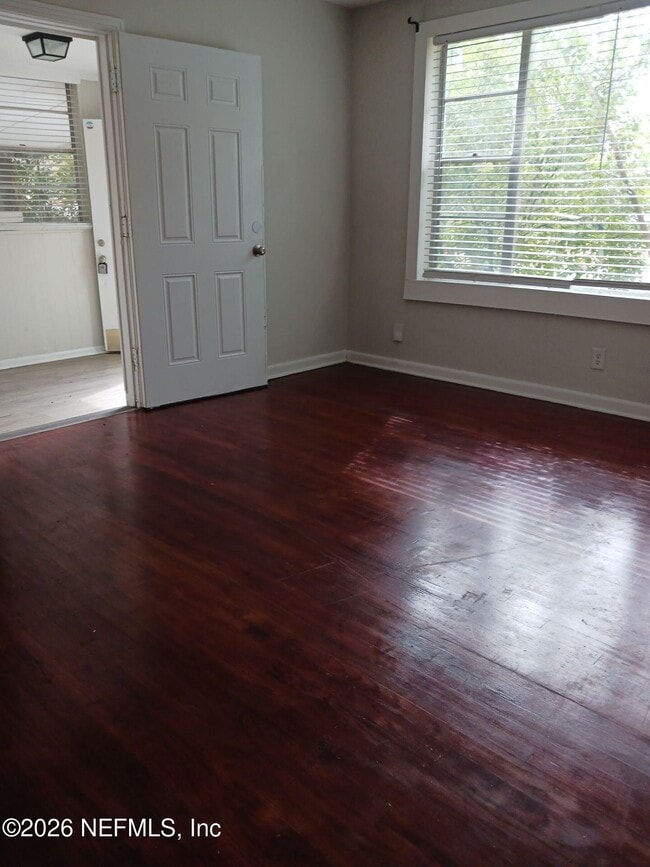 Building Photo - 2733 King Cole Dr