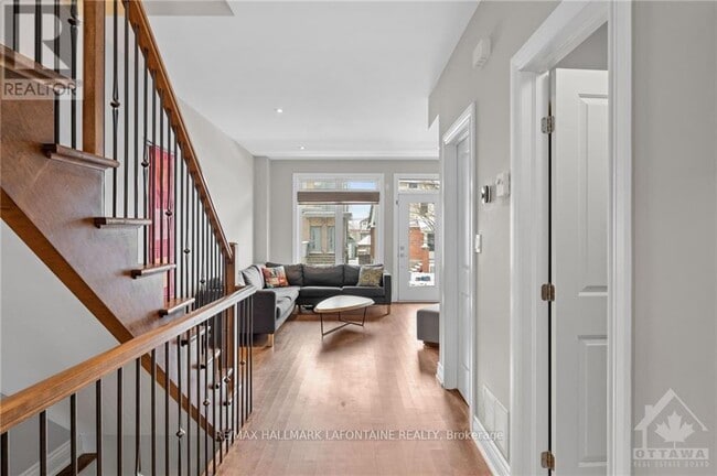 Building Photo - 477 Sunnyside Ave