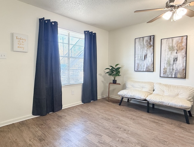 Building Photo - Kenilworth Ridge... A Hidden Jewel!