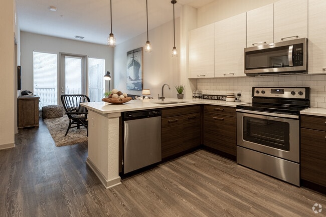 1BR, 1BA - 750SF - Rivervue Avondale