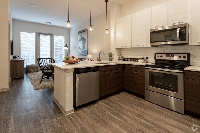 1HAB, 1BA - 750 ft² - Rivervue Avondale