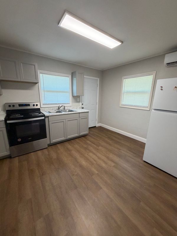 Foto del edificio - 37802 Whitehouse Ave