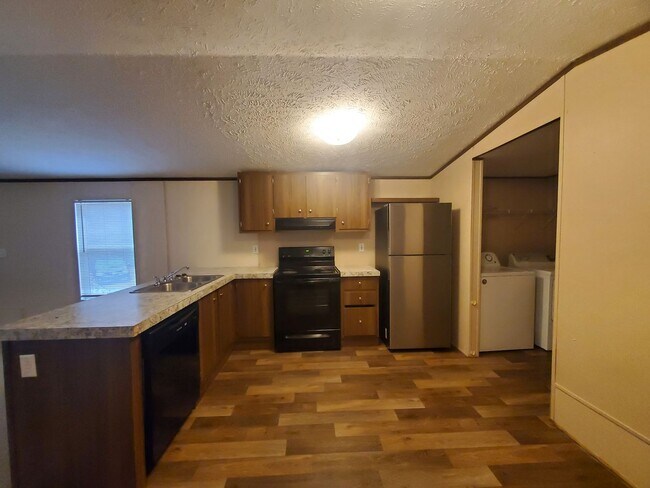 Building Photo - 2153 Grand Prix ~ Patriot Pines  ****HOUSI...
