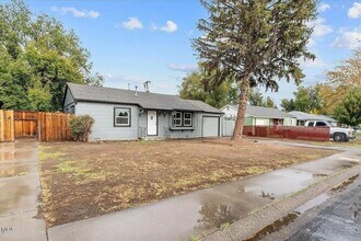 Building Photo - 300 I St