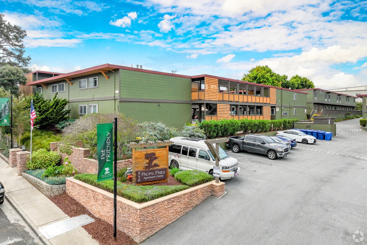 Primary Photo - Pacific Pines