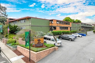 Building Photo - Pacific Pines