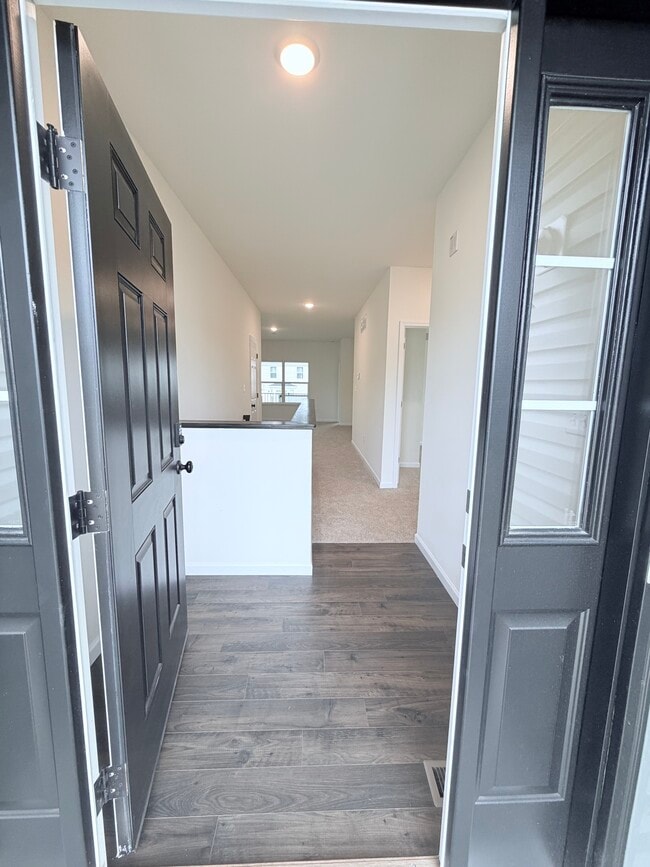 Building Photo - 810 Colony Rdg Ct