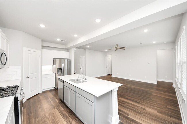 Building Photo - 10530 Moon Vly Ln