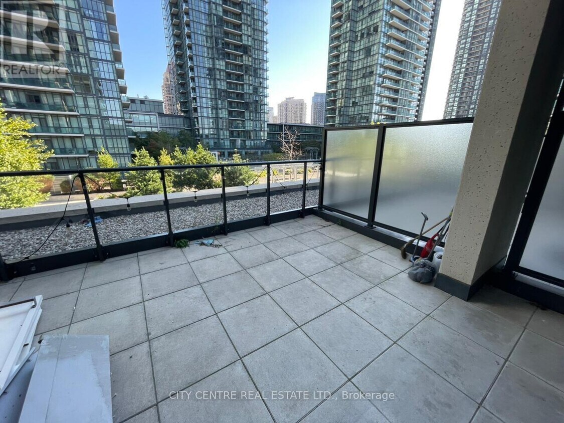 Photo principale - 4085-4085 Parkside Village Dr