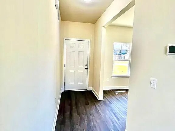 Foto del edificio - 719 Mill Creek Cir