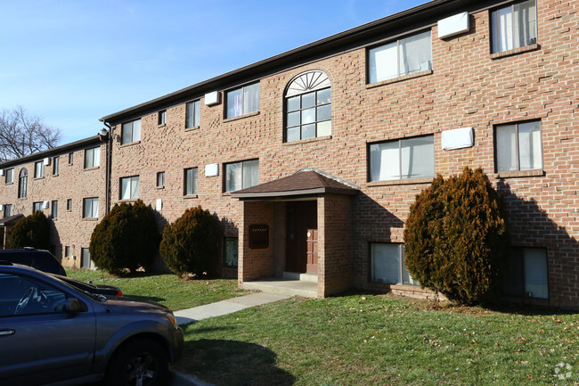Building Photo - Millicent Court Apartments