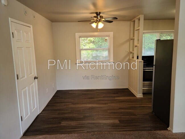 Foto del edificio - 9604 Stoneridge Ln