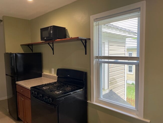 Kitchen - 500 2nd St