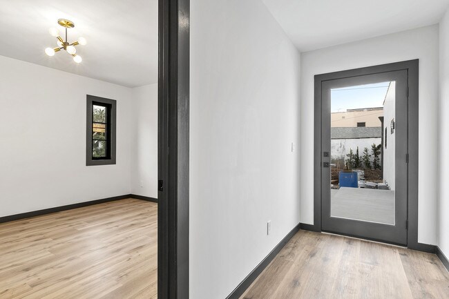 Foto del edificio - 5420 Monroe St