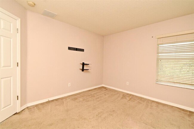 Foto del edificio - 9223 Leeland Archer Blvd