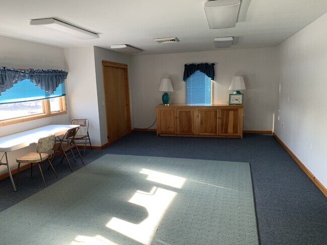 Building Photo - 116 Main St