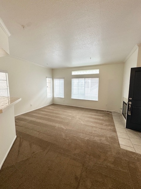 Open concept living room - 4581 Warner Ave