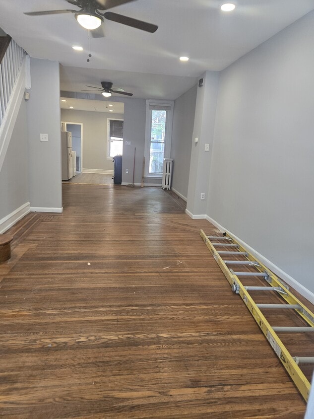 Primary Photo - 1049 S 54th St