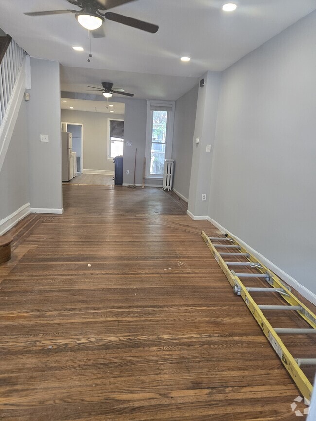 Building Photo - 1049 S 54th St