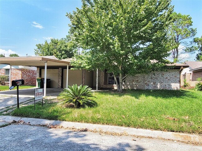 Building Photo - 612 Littlewood