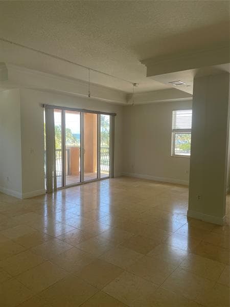 Foto del edificio - 3236 NE 5th St