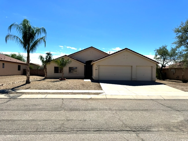 Photo - 8628 Esselmont Dr E House