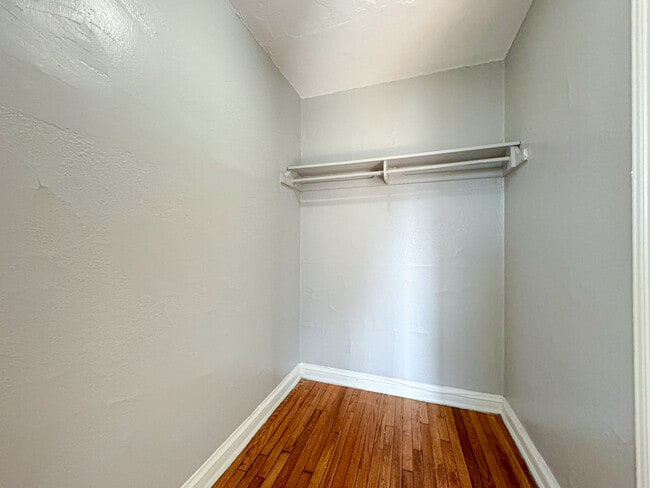 Building Photo - 179 Sigourney St