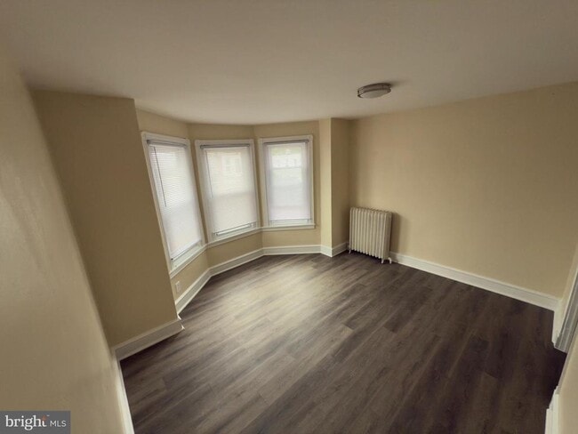 Building Photo - 127 W Gale St