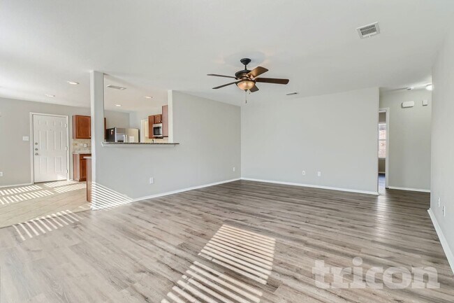 Building Photo - 10317 Fossil Valley Dr