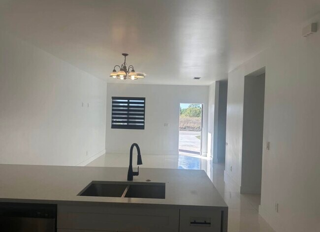 Foto del edificio - 1147 Gilbert Ave S