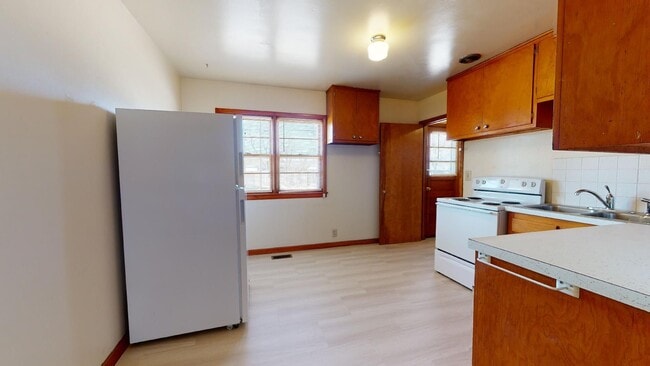 Building Photo - 1205-1207 Eisenhower